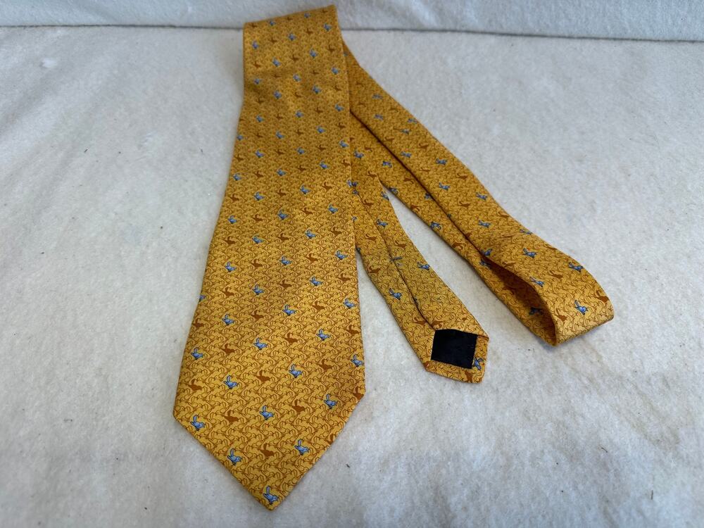Tom James Executive Collection 100% Silk Tie Yellow with Rust and Blue Birds NWT